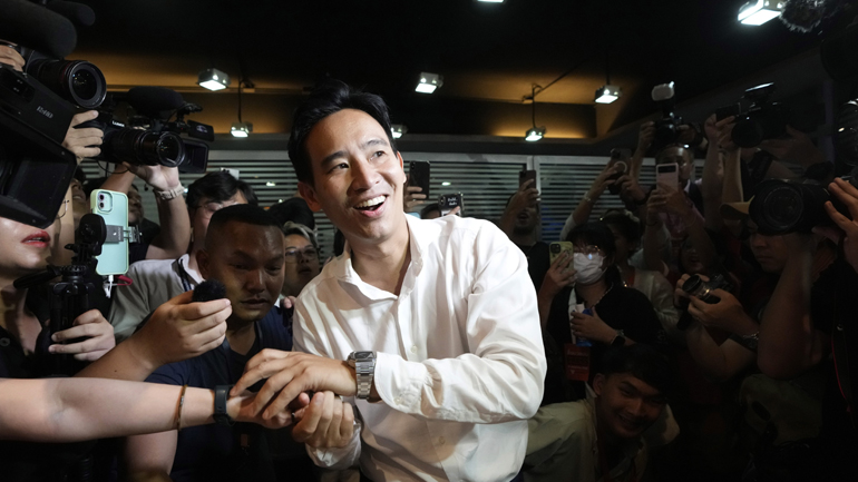 «Έτοιμος να γίνει ο νέος πρωθυπουργός», δήλωσε ο επικεφαλής της αντιπολίτευσης στην Ταϊλάνδη